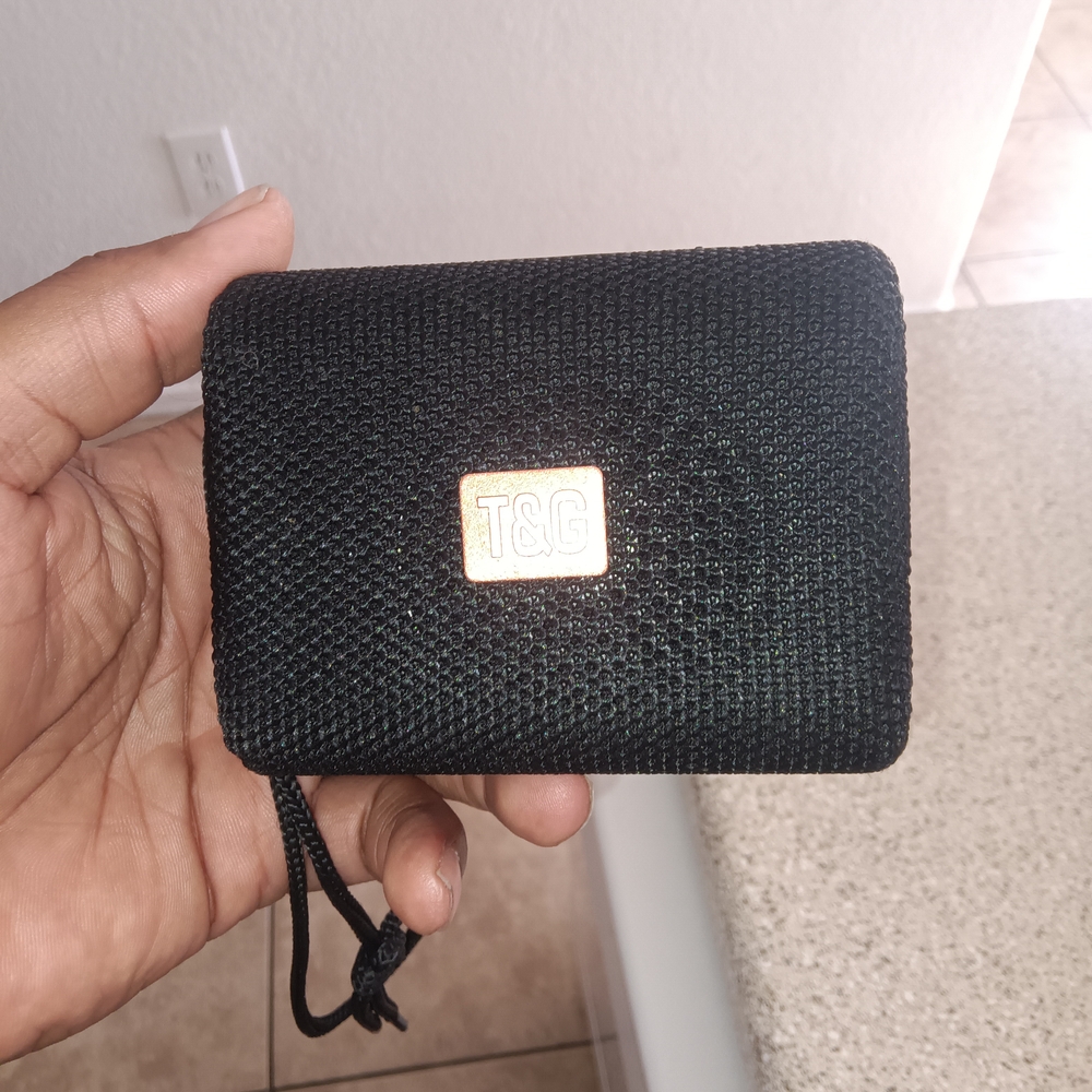 T&G Black Textured Wallet with Gold Emblem